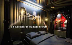 Love Hotel Avec Nuit Insolite Au Dandy Et Jacuzzi Privatise (Adults Only) 巴黎 Exterior photo